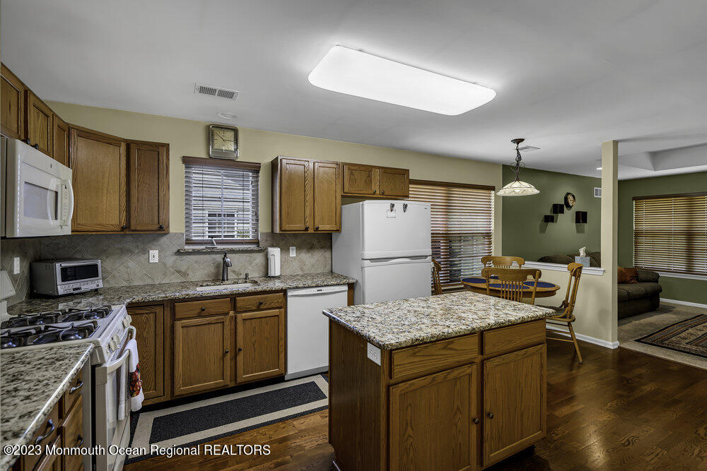 5 Winding River Road Lakewood, NJ 08701 - Photo 14 of 31 014_dsc08461