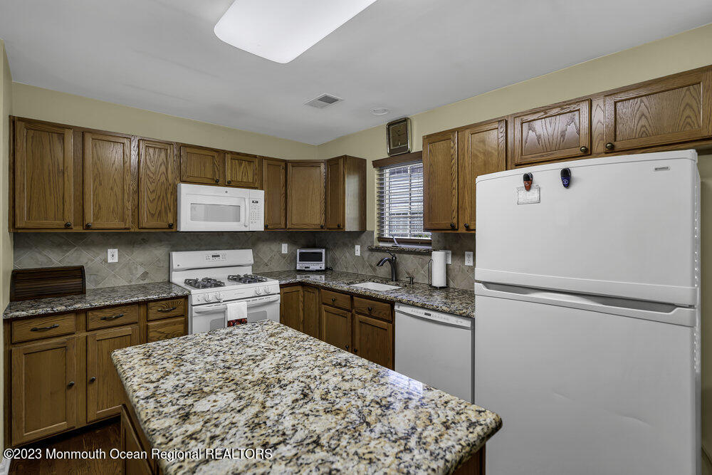 5 Winding River Road Lakewood, NJ 08701 - Photo 15 of 31 015_dsc08466