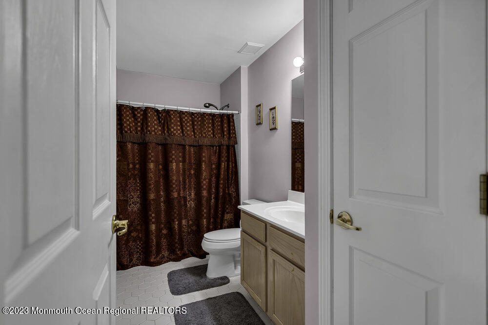 5 Winding River Road Lakewood, NJ 08701 - Photo 21 of 31 022_dsc08521