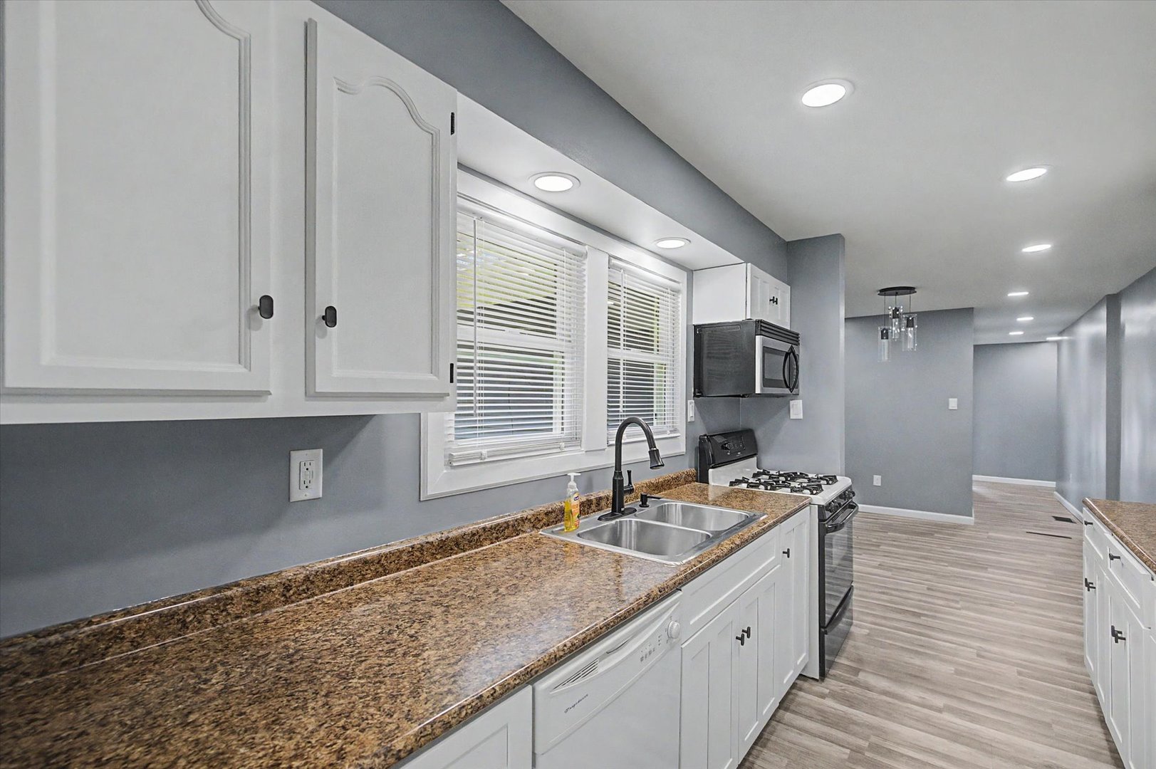 4210 East Park Lane Decatur, IL 62521 - Photo 6 of 34