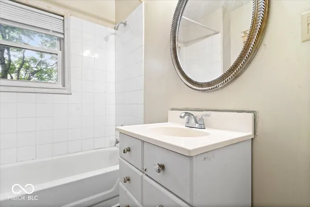 $379,000 | 4044 Boulevard Place, Indianapolis, IN 46208