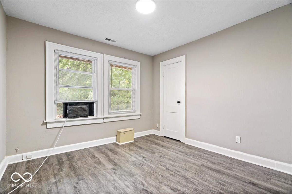 4044 Boulevard Place Indianapolis, IN 46208 - Photo 15 of 34