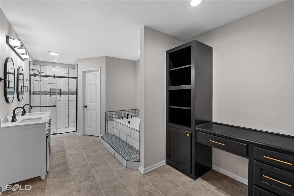227 White Road Frierson, LA 71027 - Photo 25 of 37 Upstairs bathroom 2 suite