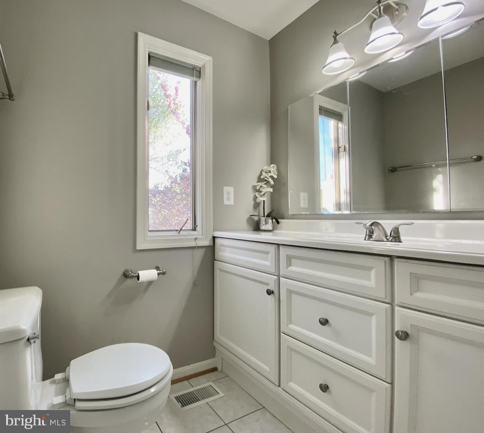 5219 Columbia Road, Unit 662 Columbia, MD 21044 - Photo 17 of 29 En Suite