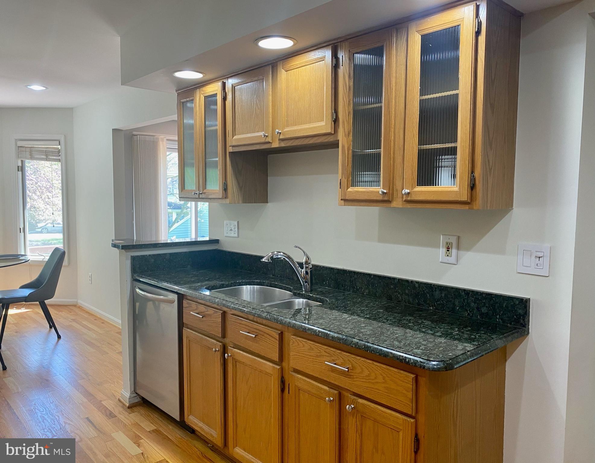 5219 Columbia Road, Unit 662 Columbia, MD 21044 - Photo 9 of 29 Kitchen