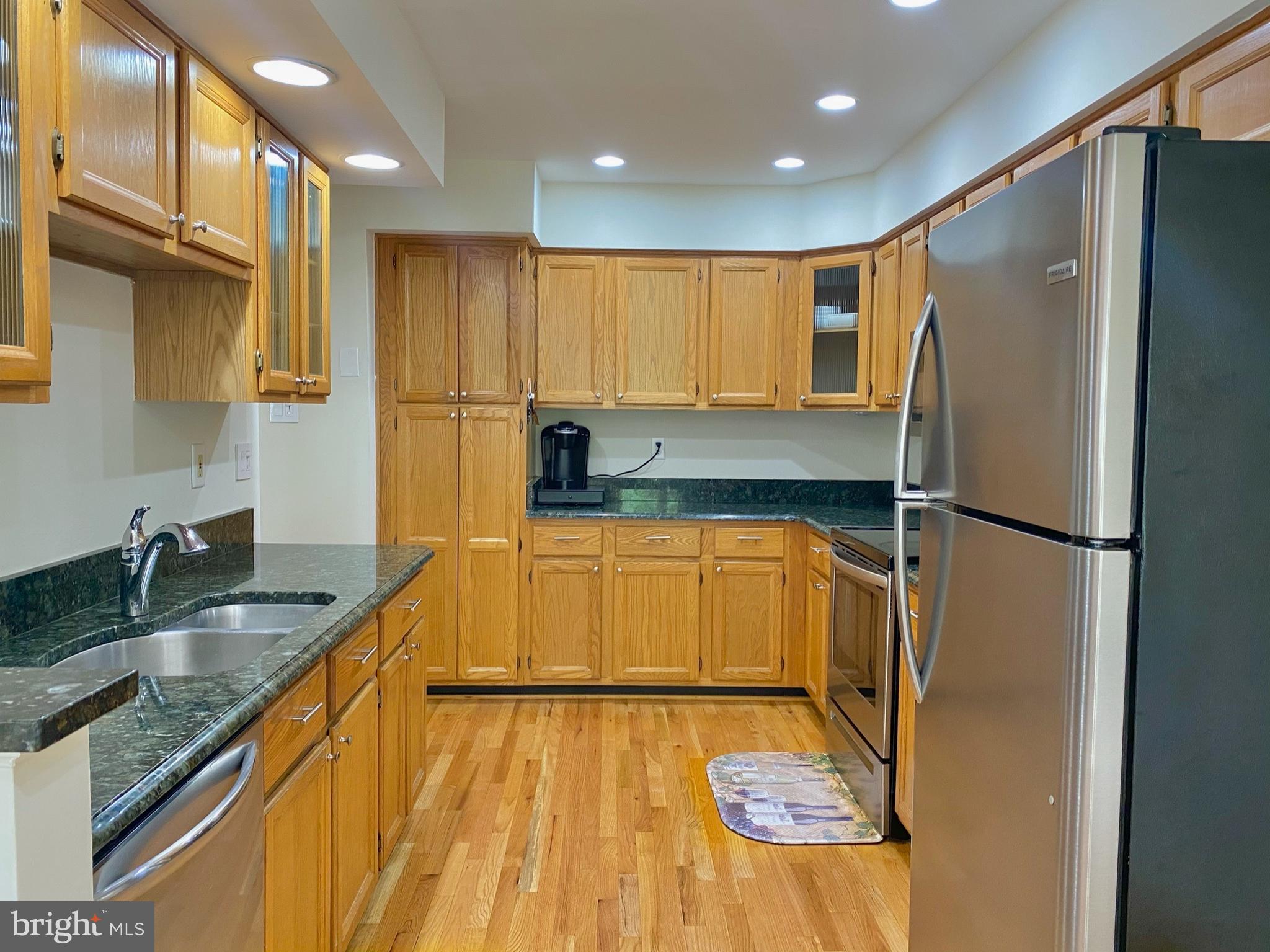 5219 Columbia Road, Unit 662 Columbia, MD 21044 - Photo 10 of 29 Kitchen