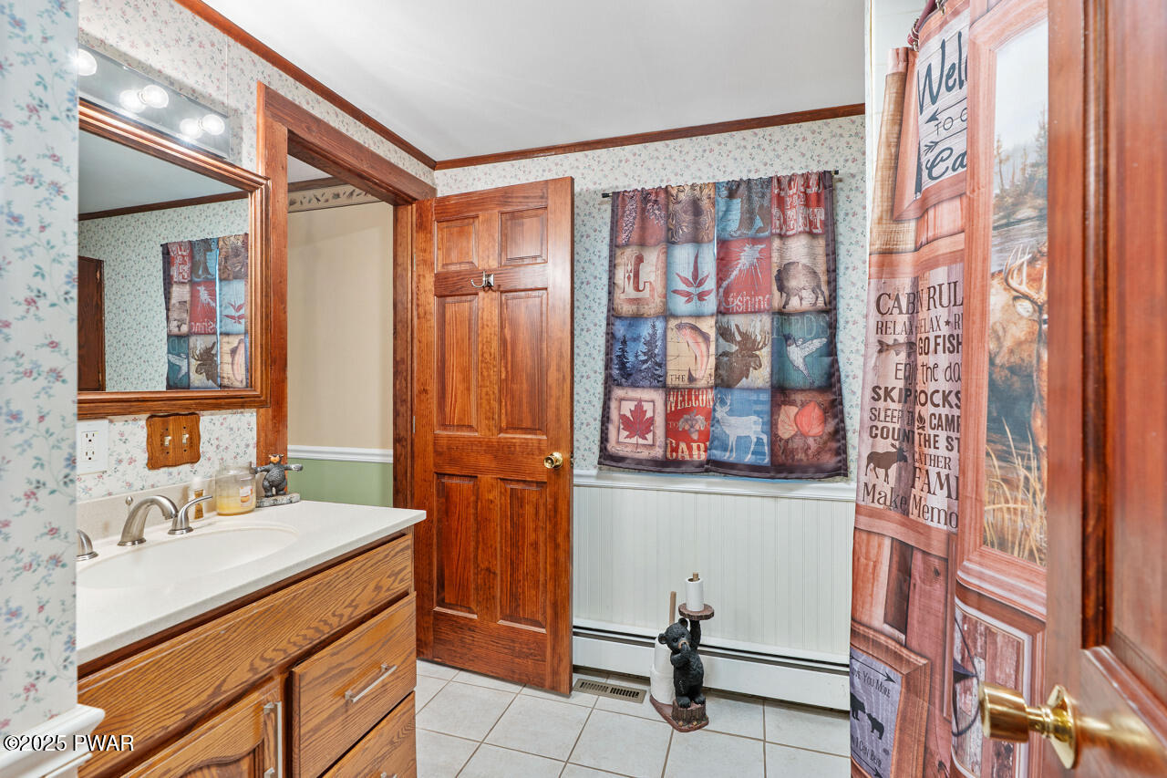 501 Towpath Road Hawley, PA 18428 - Photo 33 of 54 Bathroom