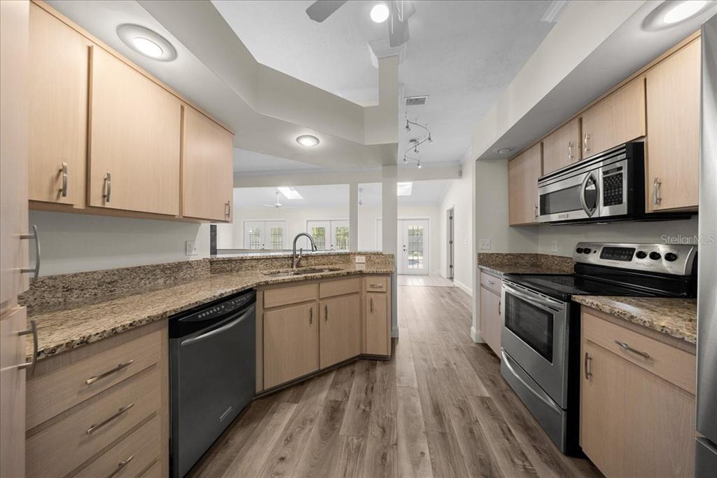 915 Southwest 82 Terrace Gainesville, FL 32607 - Photo 18 of 39 Gallery Image 18