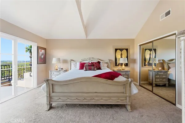 a view of a storage & utility room with washer and dryer