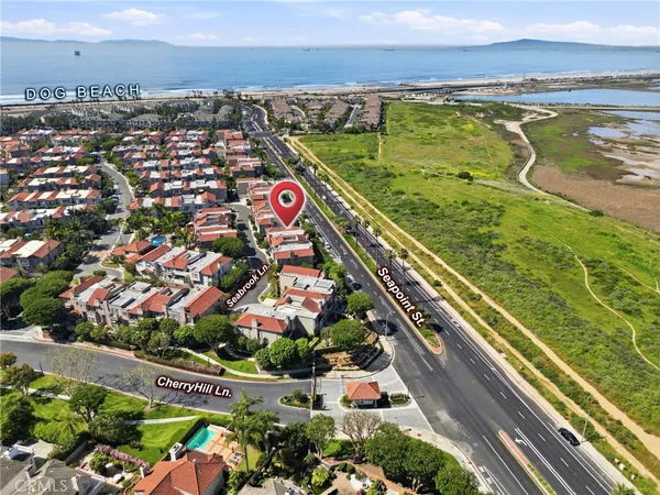 $1,425,000 | 19225 Seabrook Lane, Huntington Beach, CA 92648