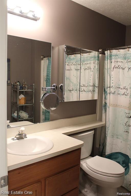 895 Spirea Howell, MI 48843 - Photo 28 of 46 Gallery Image 28