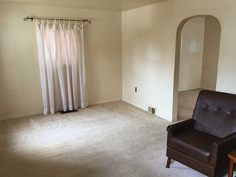 1126 9th Street McKees Rocks, PA 15136 - Photo 2 of 15 Living Room.