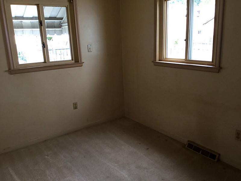 1126 9th Street McKees Rocks, PA 15136 - Photo 6 of 15 Bedroom.