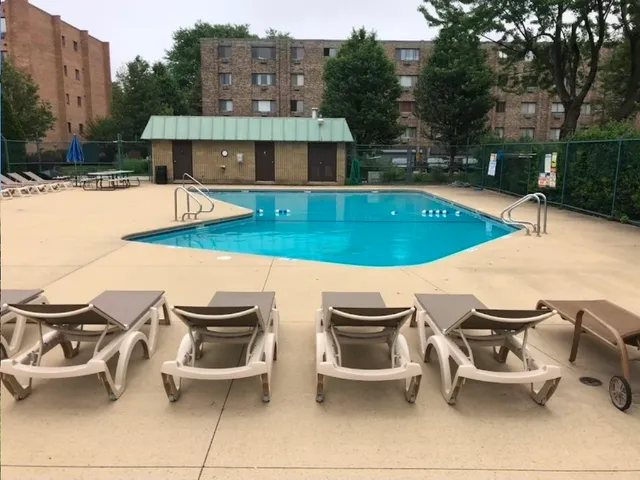 $150,000 | 5358 North Cumberland Avenue, Unit 317, Chicago, IL 60656