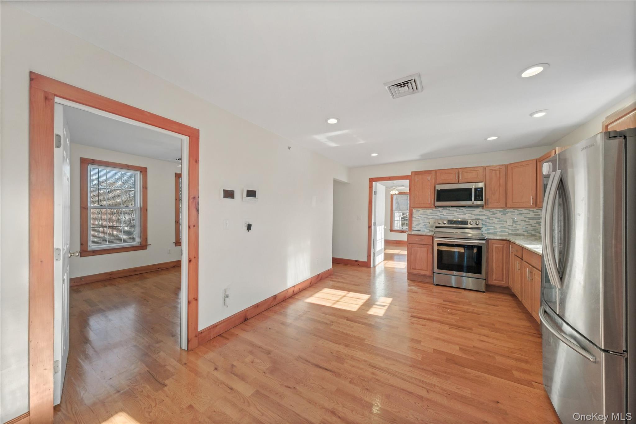 75 Albany Street, Unit 3 Poughkeepsie, NY 12601 - Photo 6 of 27