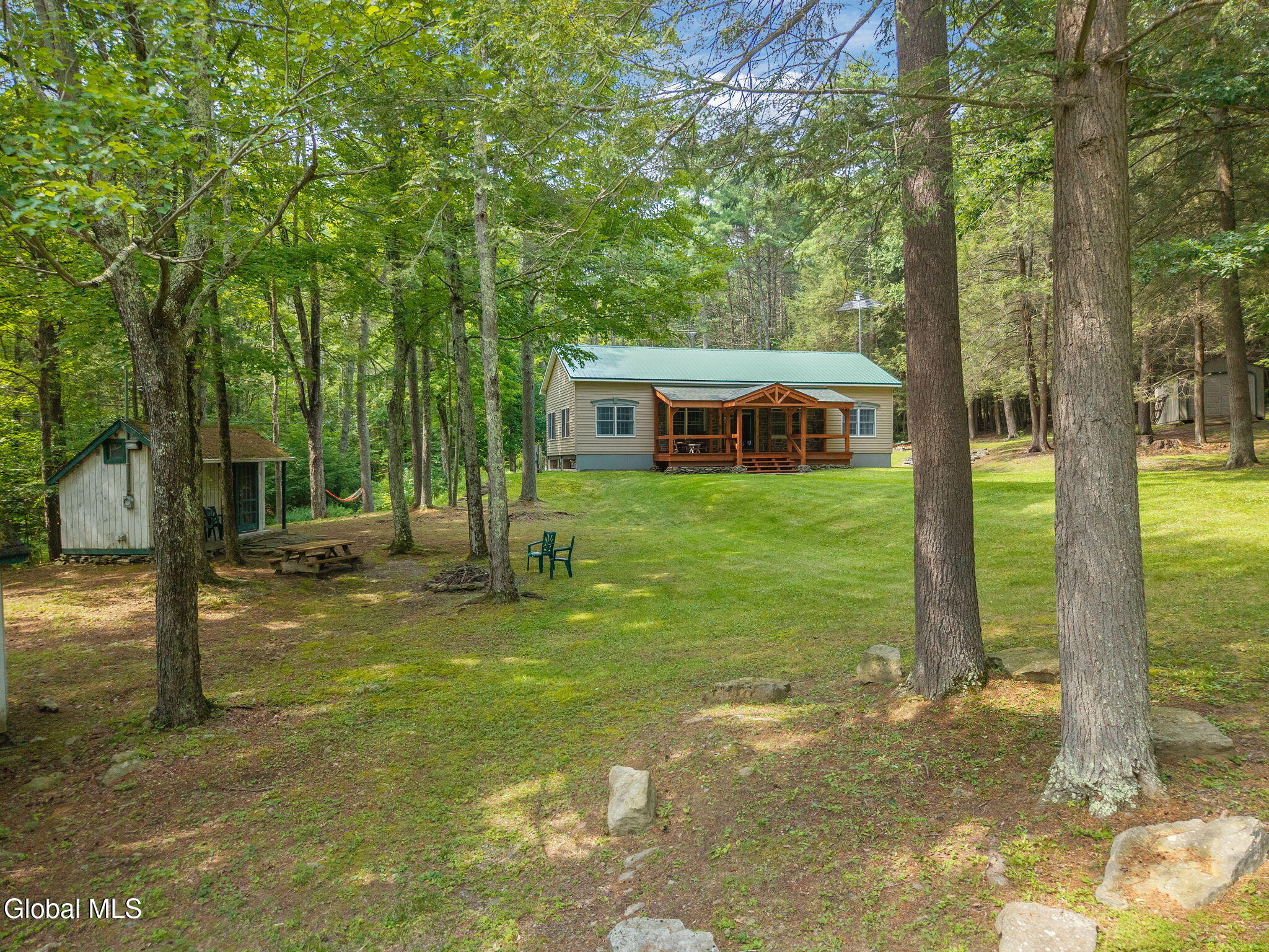 3-562QuarryRd_003