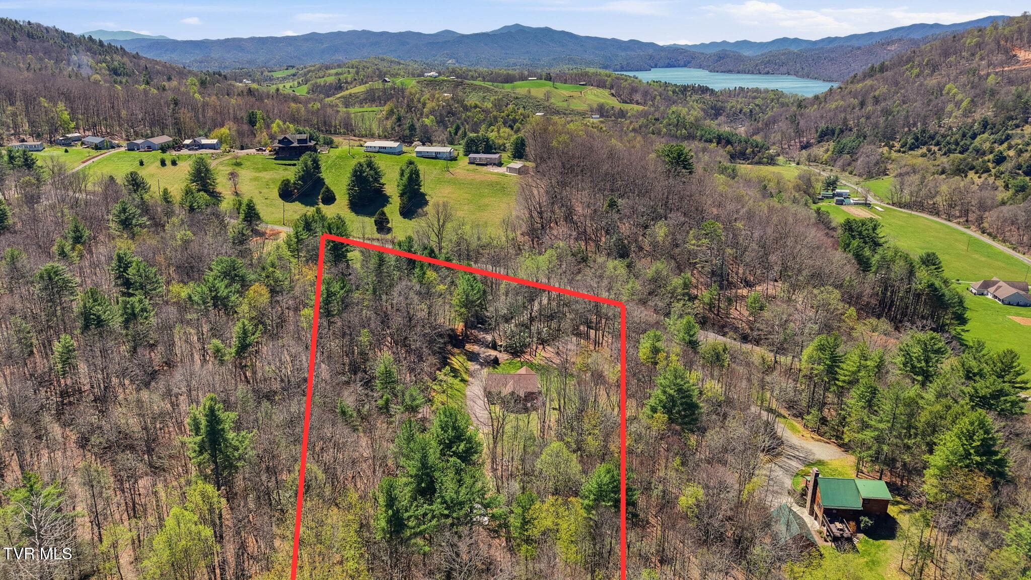 289 Myrtle Drive Butler, TN 37640 - Photo 2 of 40 289 Myrtle Drive