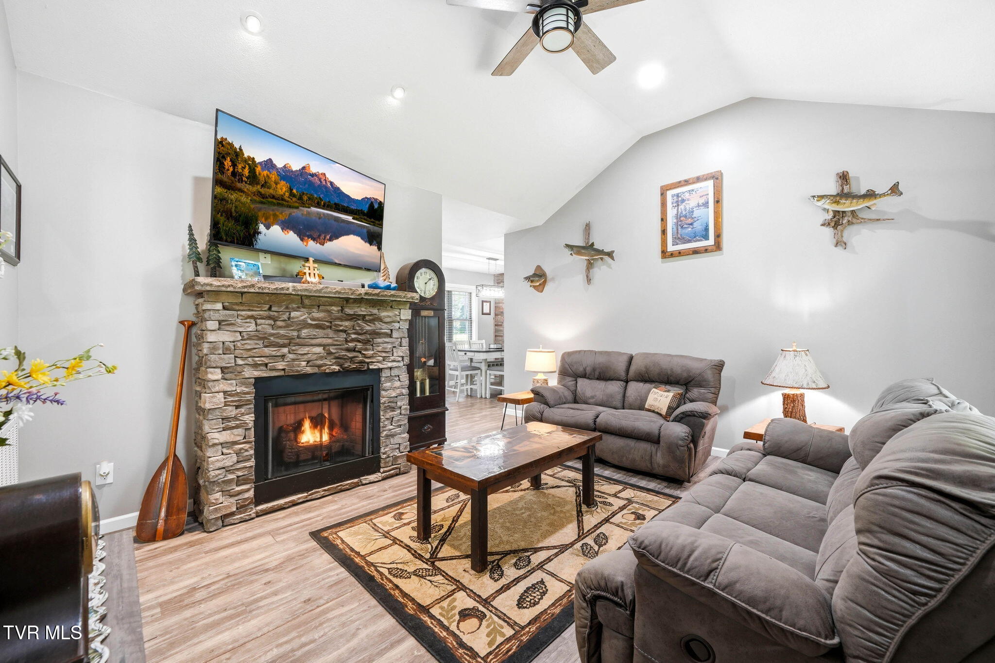 289 Myrtle Drive Butler, TN 37640 - Photo 3 of 40 289 Myrtle Drive