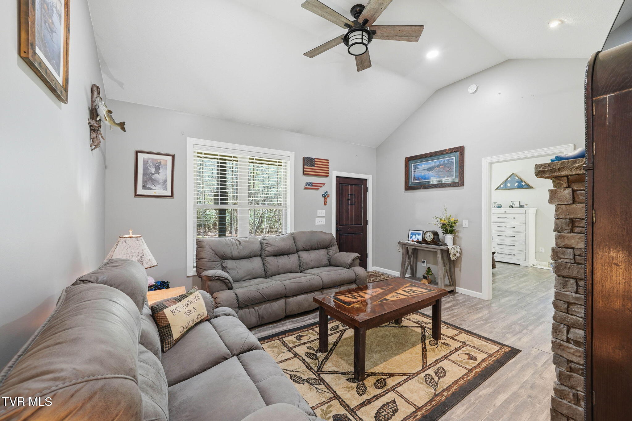 289 Myrtle Drive Butler, TN 37640 - Photo 5 of 40 289 Myrtle Drive