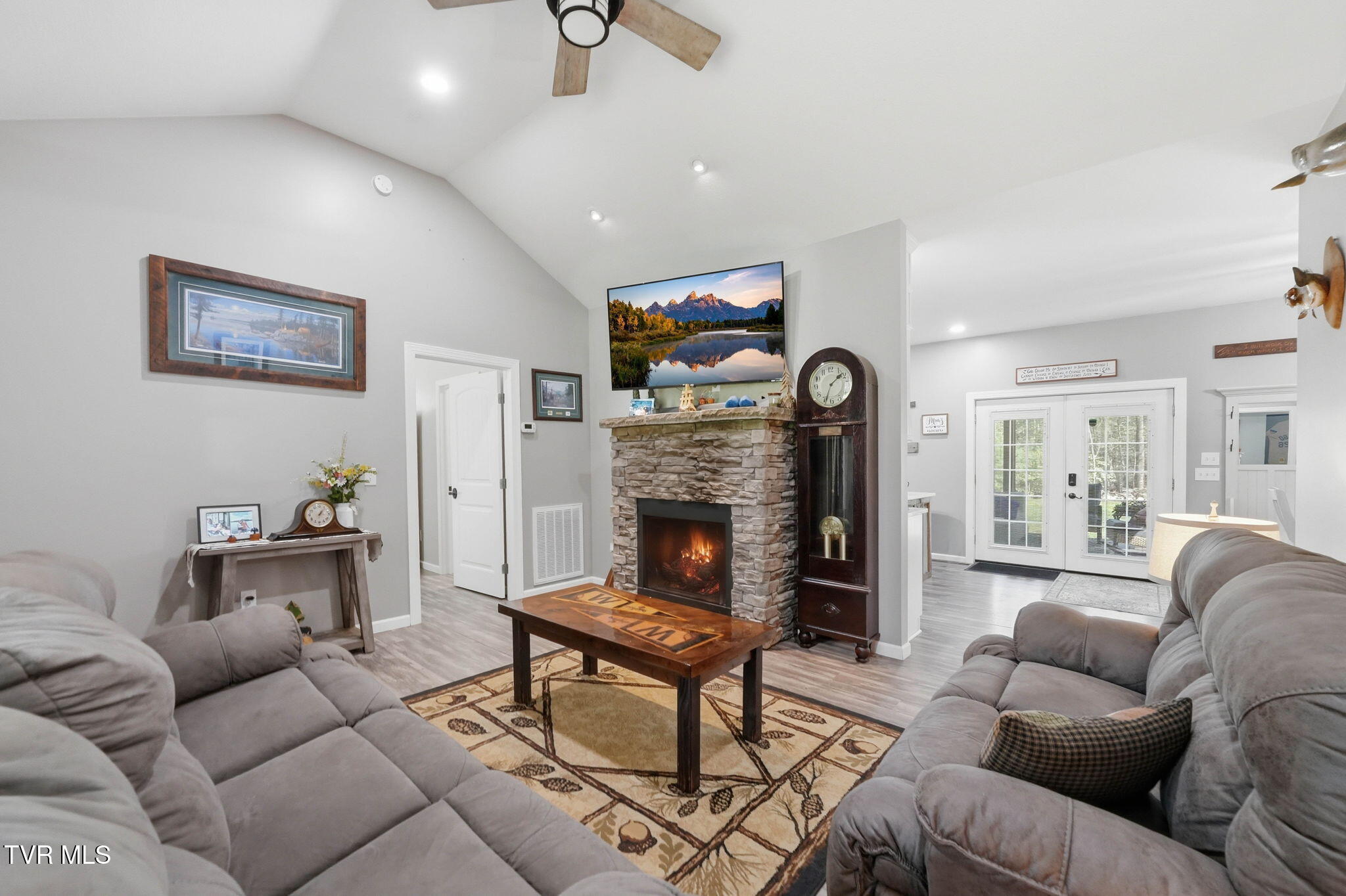 289 Myrtle Drive Butler, TN 37640 - Photo 6 of 40 289 Myrtle Drive