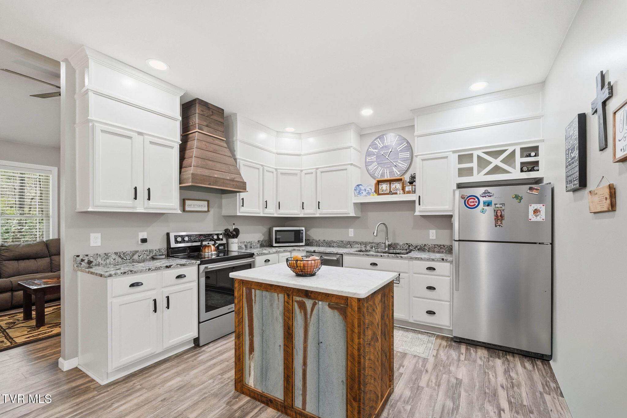 289 Myrtle Drive Butler, TN 37640 - Photo 7 of 40 289 Myrtle Drive