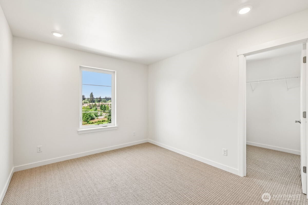 24323 13 Avenue Southeast, Unit CR20 Bothell, WA 98021 - Photo 31 of 40