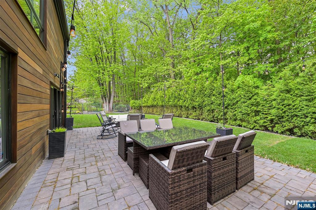 655 Floyd Street Englewood Cliffs, NJ 07632 - Photo 31 of 49