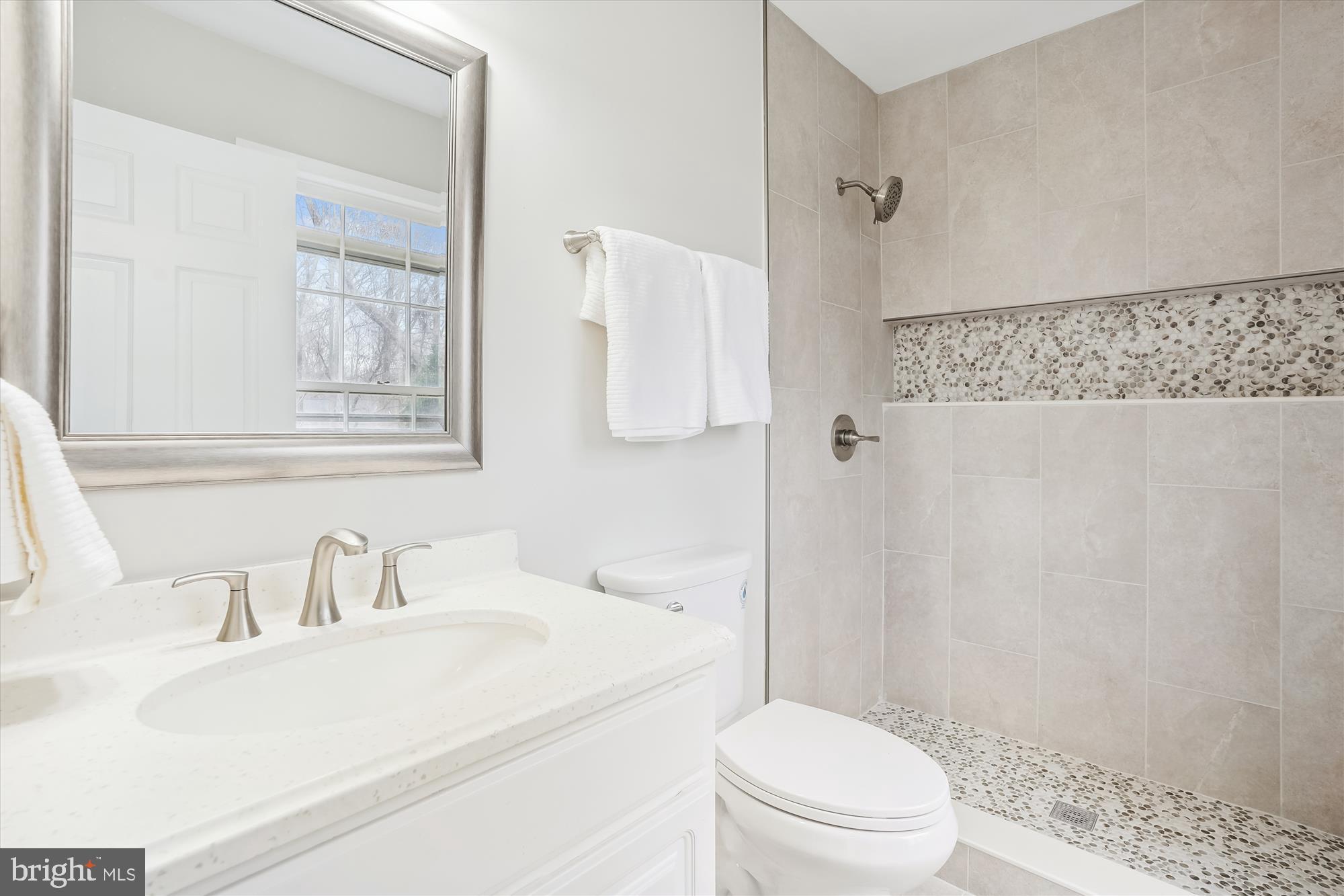 15895 Beaver Dam Road Dumfries, VA 22025 - Photo 15 of 40 **GLASS SHOWER DOOR TO BE INSTALLED -- ON ORDER **