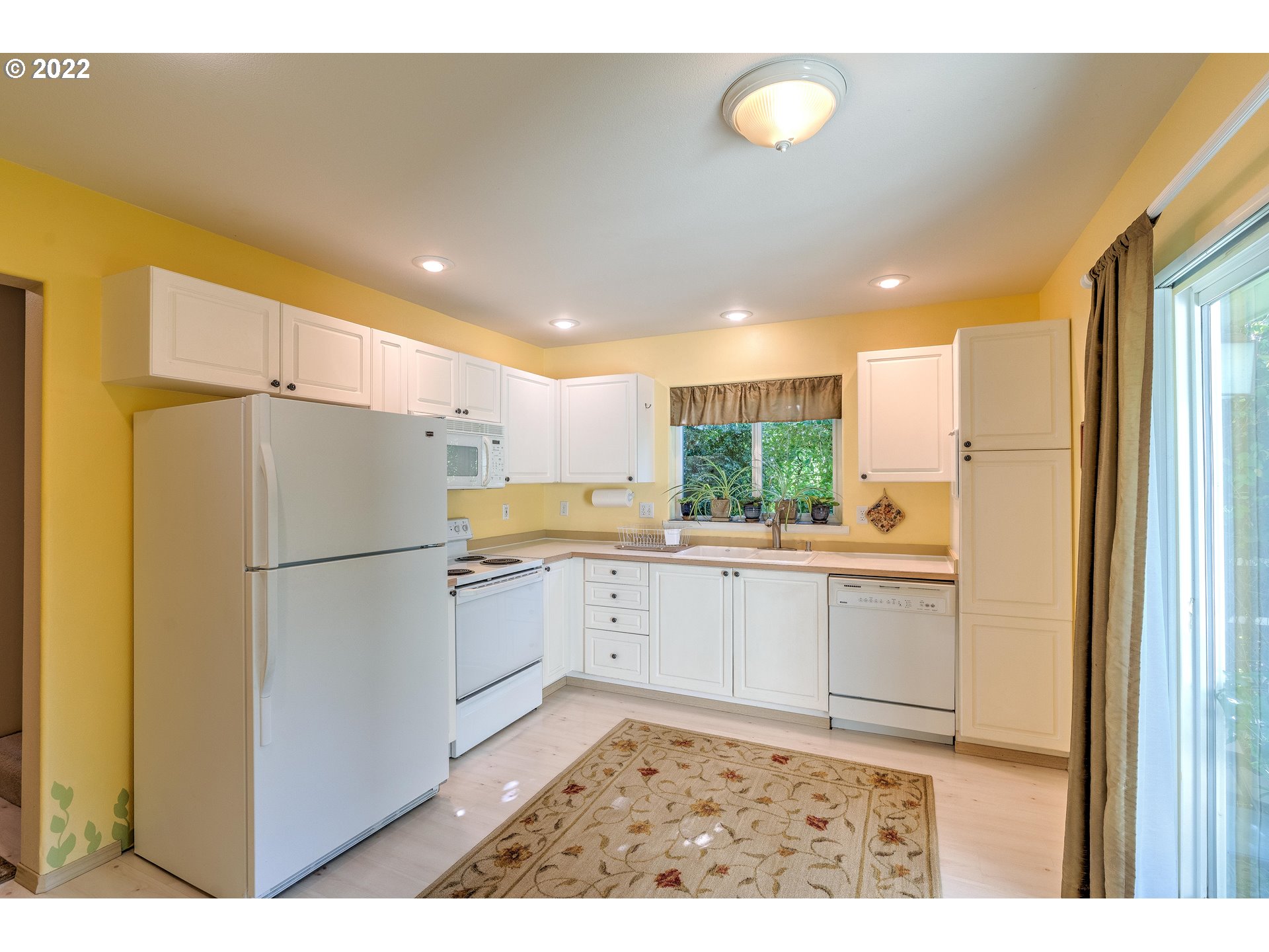 15718 Northwest Rondos Drive Portland, OR 97229 - Photo 8 of 32 Gallery Image 8