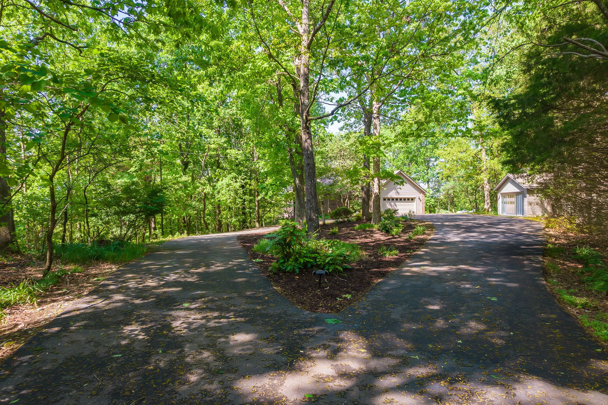 1050 Red Top Hill Road Buchanan, TN 38222 - Photo 24 of 40