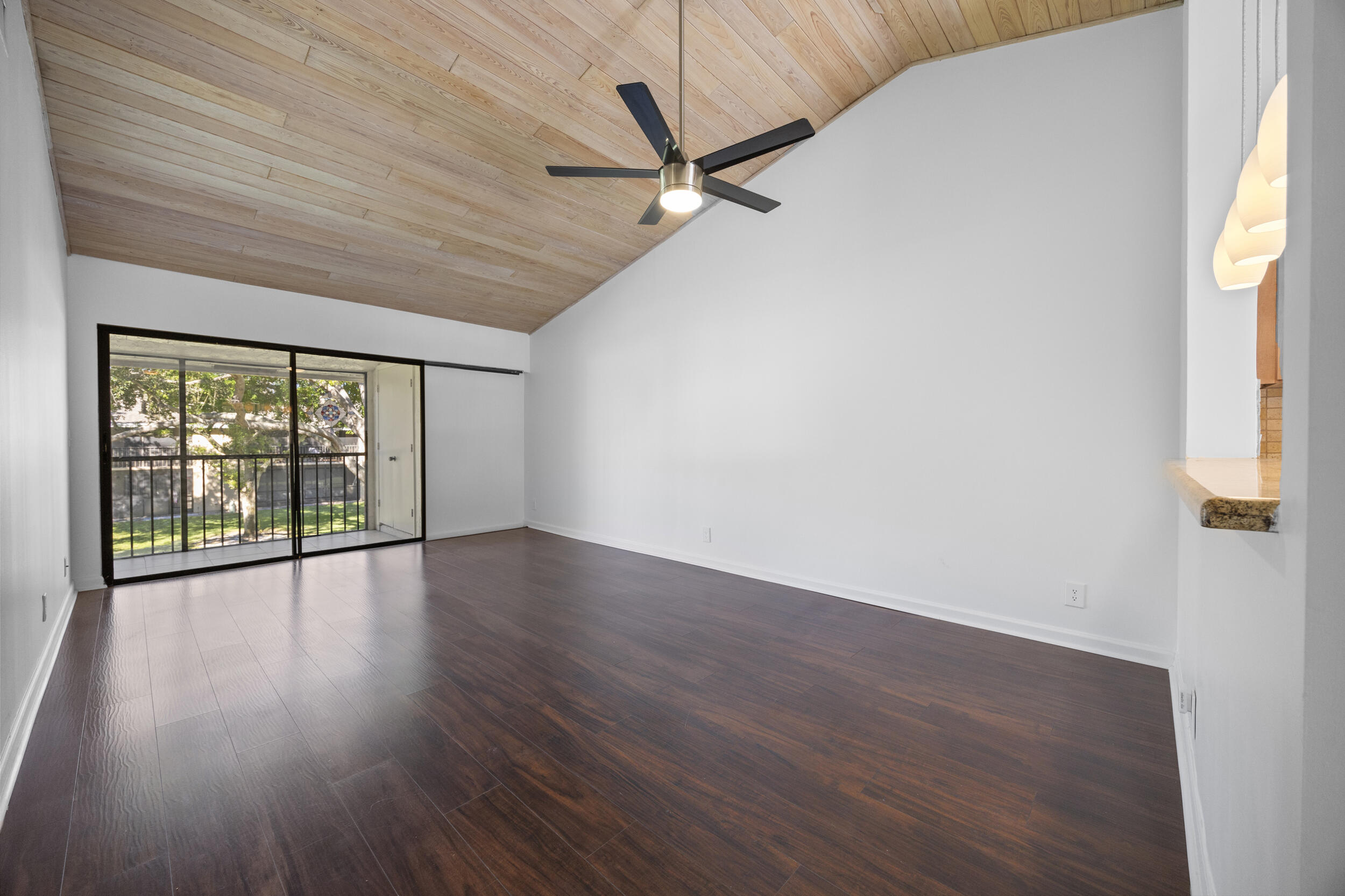 3939 Northeast 5th Avenue, Unit B206 Boca Raton, FL 33431 - Photo 12 of 38 Living