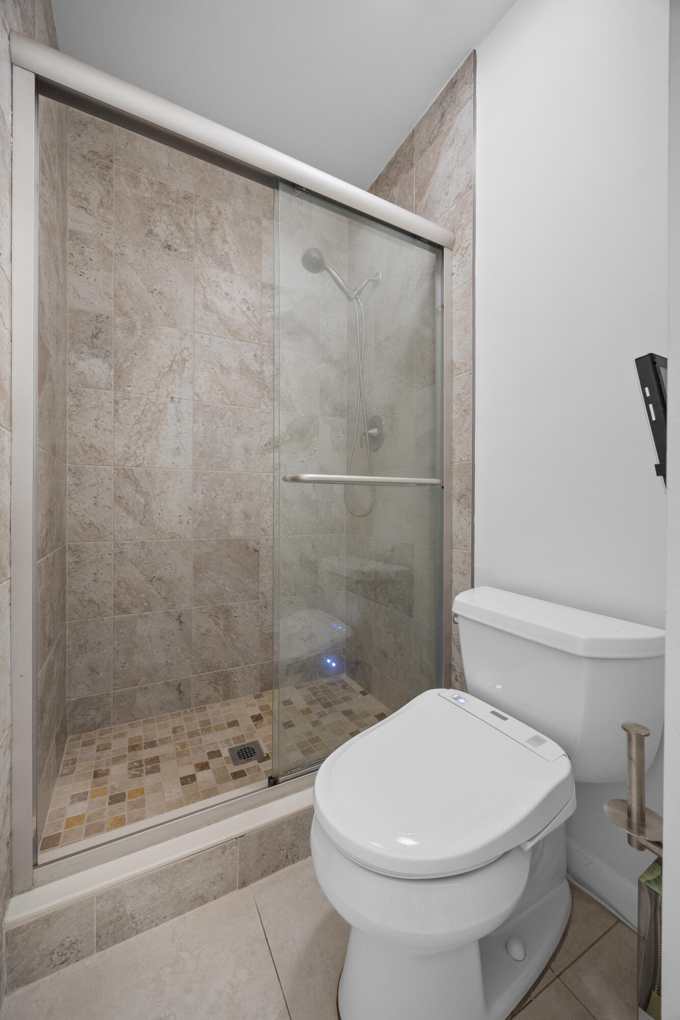 3939 Northeast 5th Avenue, Unit B206 Boca Raton, FL 33431 - Photo 19 of 38 Primary bath