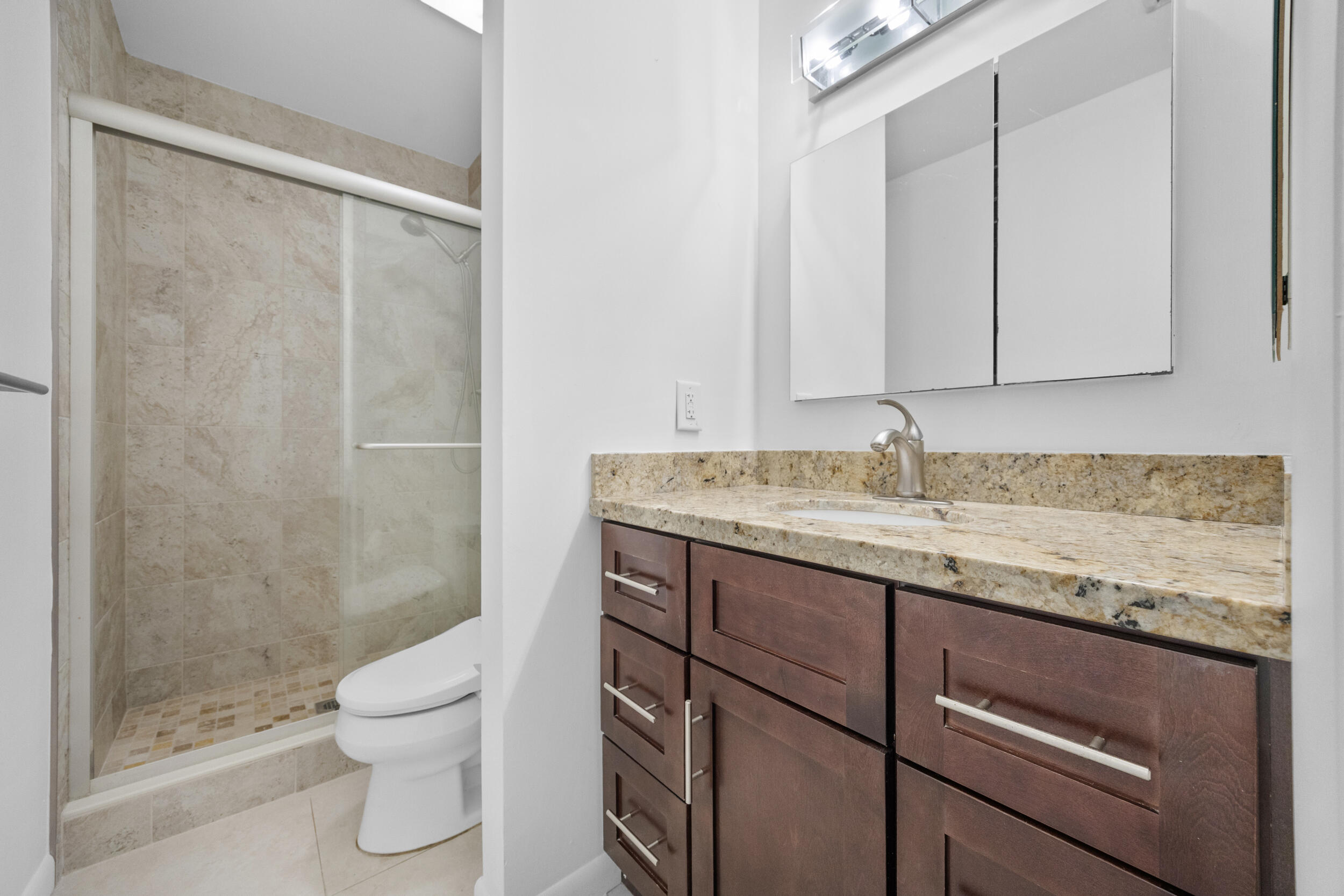 3939 Northeast 5th Avenue, Unit B206 Boca Raton, FL 33431 - Photo 20 of 38 Primary bath