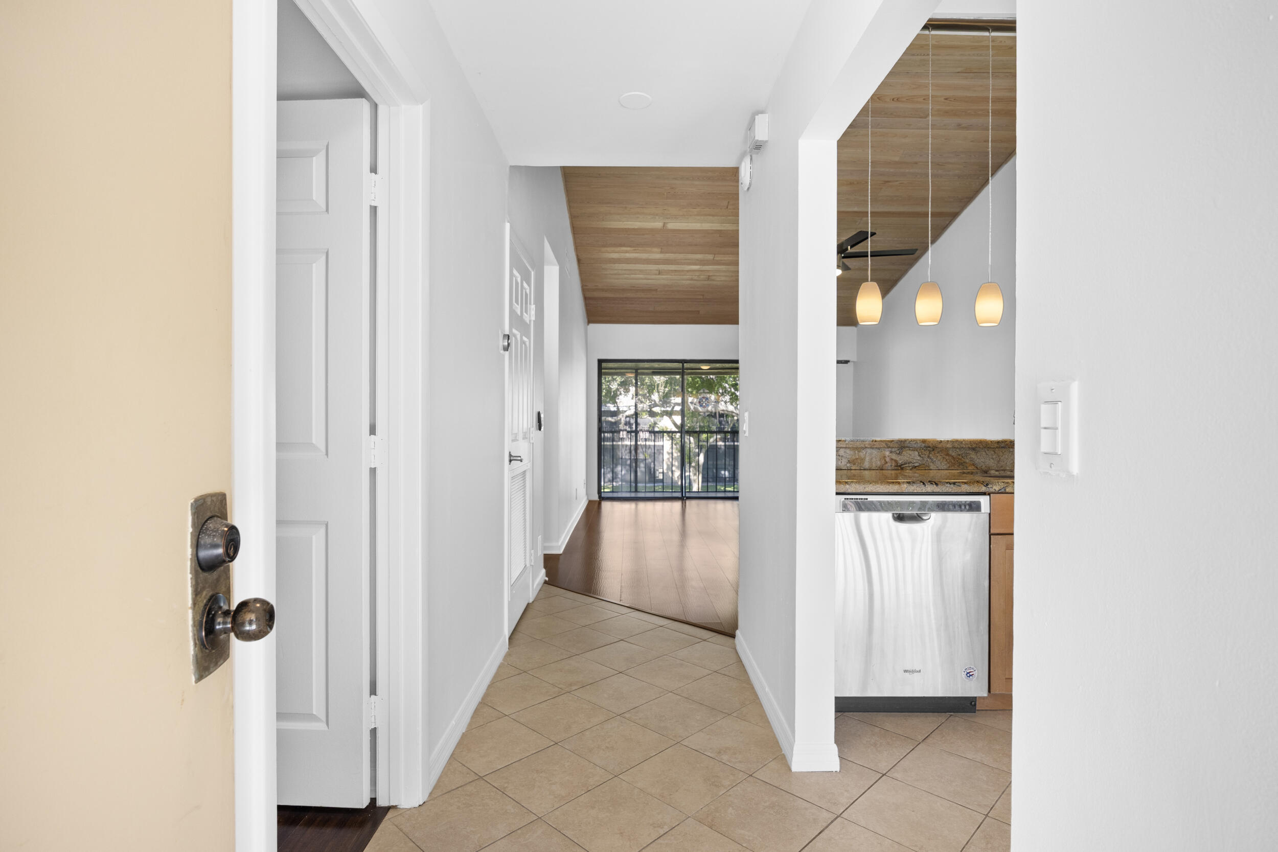 3939 Northeast 5th Avenue, Unit B206 Boca Raton, FL 33431 - Photo 3 of 38 Entry