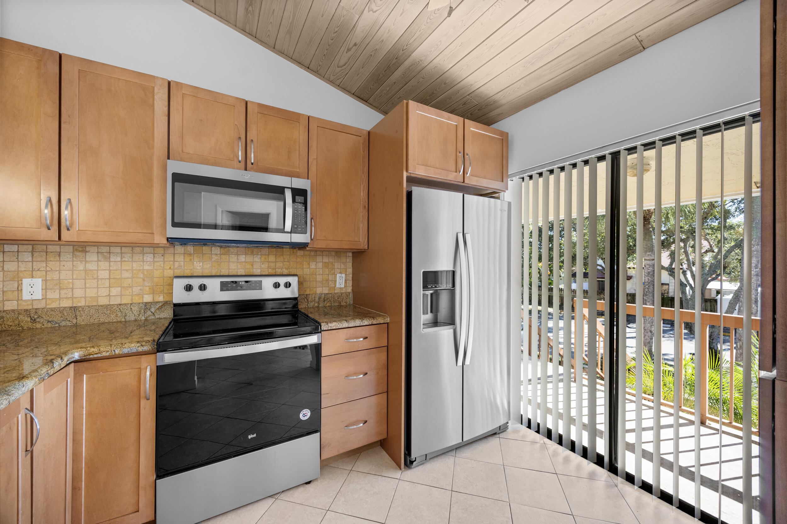 3939 Northeast 5th Avenue, Unit B206 Boca Raton, FL 33431 - Photo 4 of 38 Kitchen