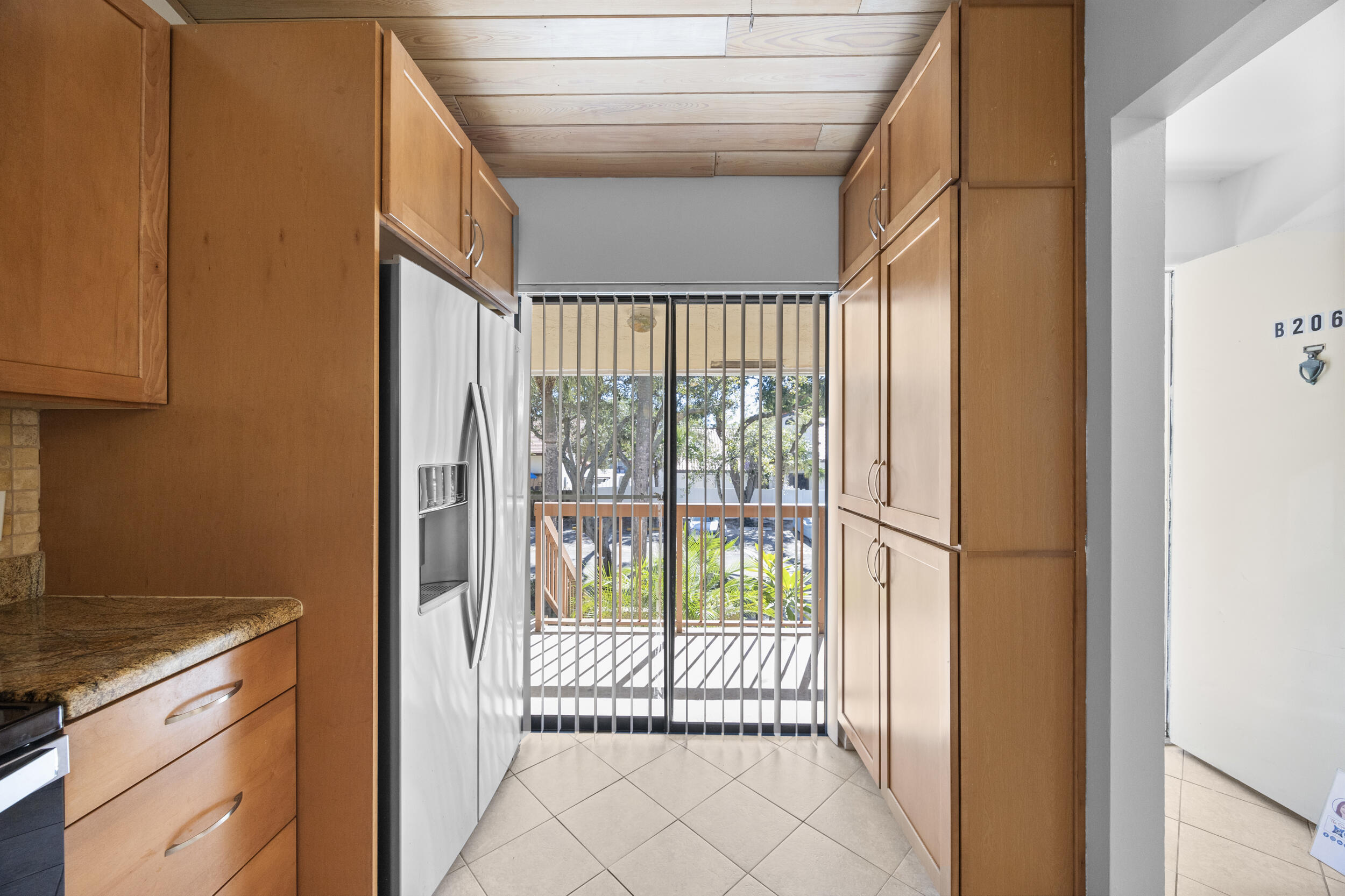 3939 Northeast 5th Avenue, Unit B206 Boca Raton, FL 33431 - Photo 6 of 38 Kitchen