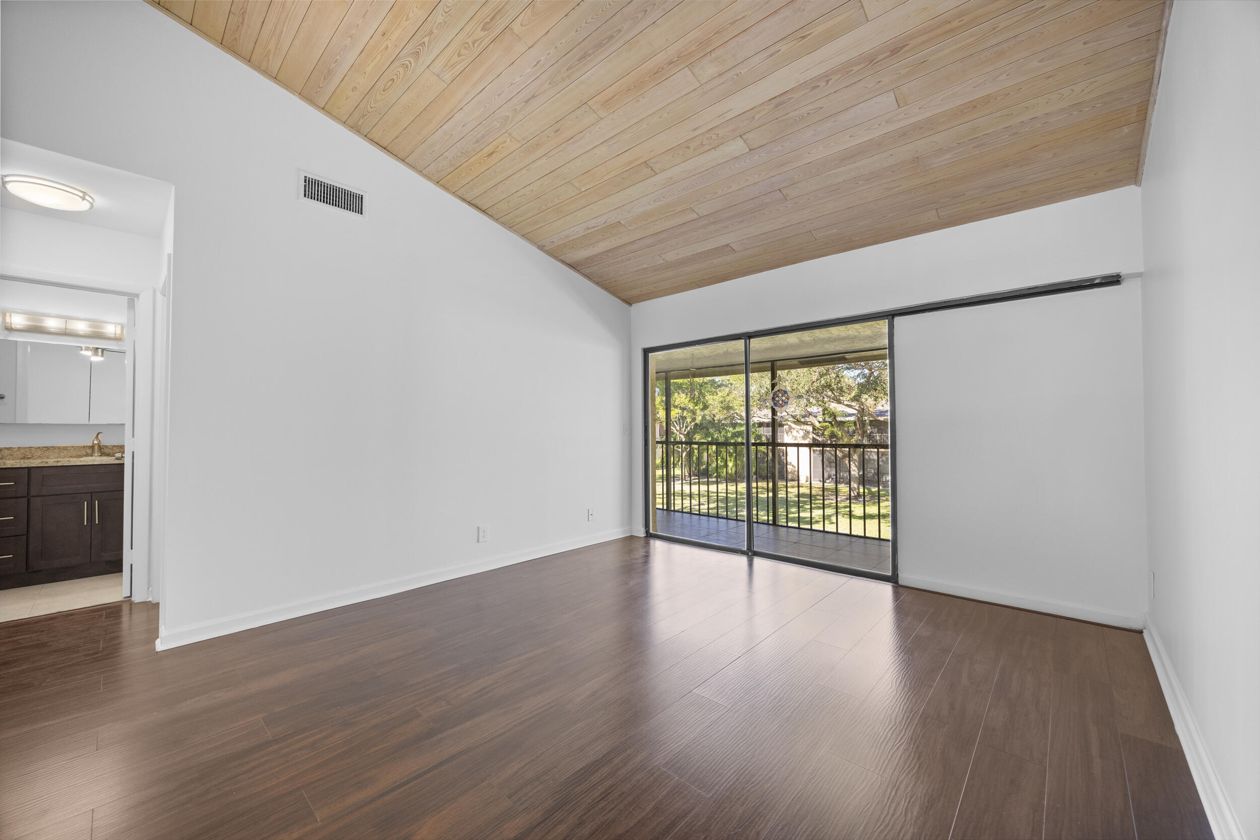 3939 Northeast 5th Avenue, Unit B206 Boca Raton, FL 33431 - Photo 7 of 38 Living