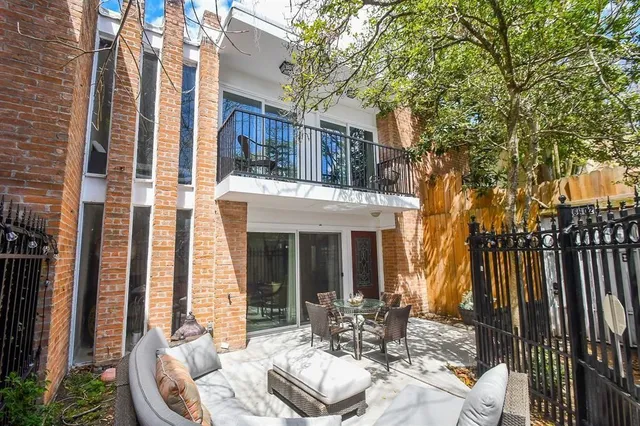 $2,300 | 6304 Riverview Way, Houston, TX 77057