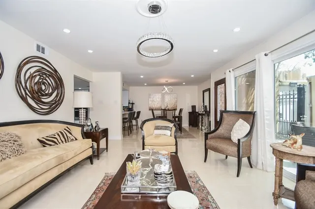 $2,300 | 6304 Riverview Way, Houston, TX 77057