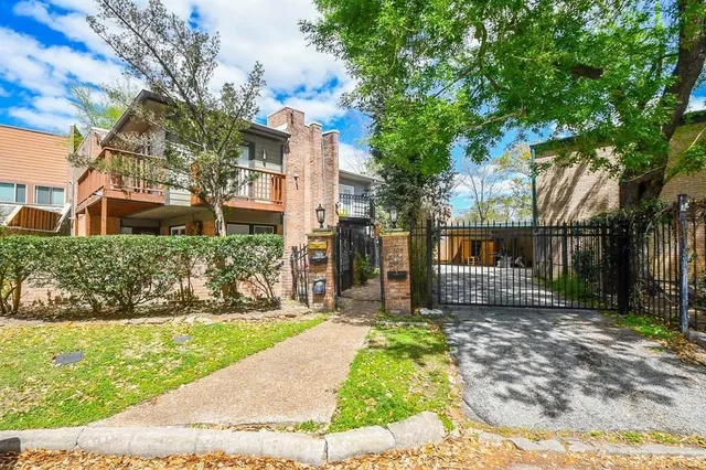 $2,300 | 6304 Riverview Way, Houston, TX 77057