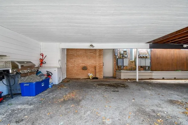 $2,300 | 6304 Riverview Way, Houston, TX 77057