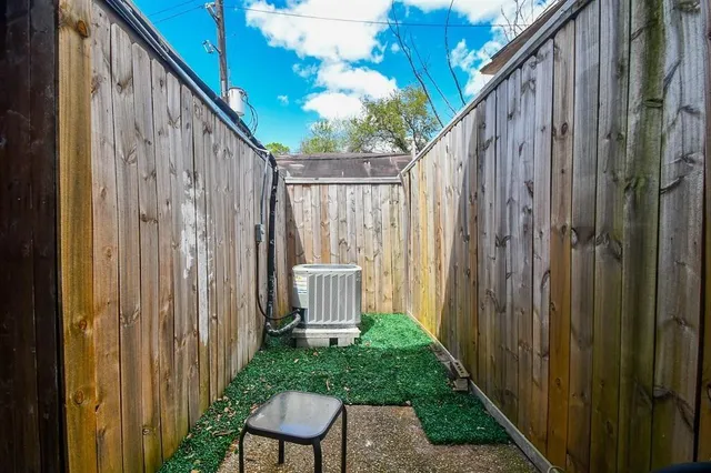 $2,300 | 6304 Riverview Way, Houston, TX 77057