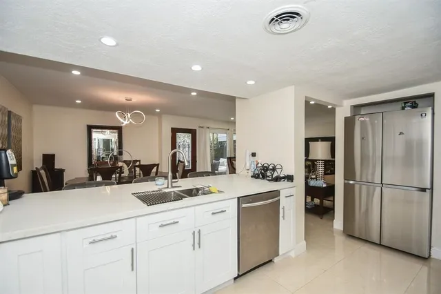 $2,300 | 6304 Riverview Way, Houston, TX 77057