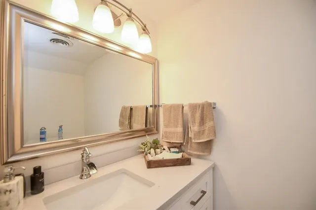 $2,300 | 6304 Riverview Way, Houston, TX 77057