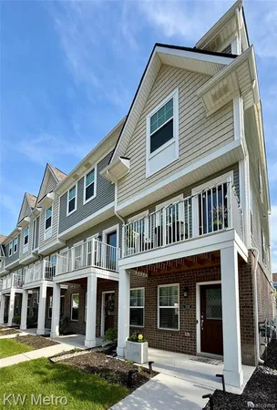 $2,350 | 322 Jeff Keeton Drive, Hazel Park, MI 48030