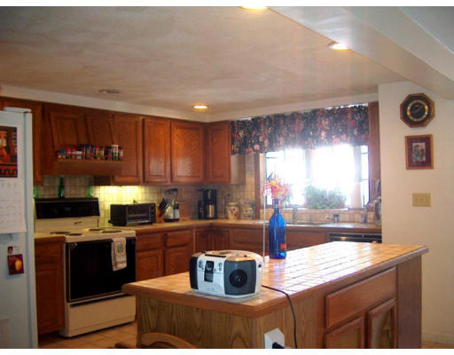 27 Wyman Road Marblehead, MA 01945 - Photo 4 of 8 Gallery Image 4
