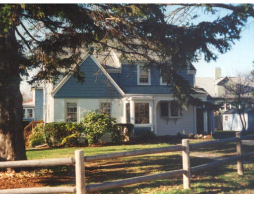 27 Wyman Road Marblehead, MA 01945 - Photo 8 of 8 Gallery Image 8