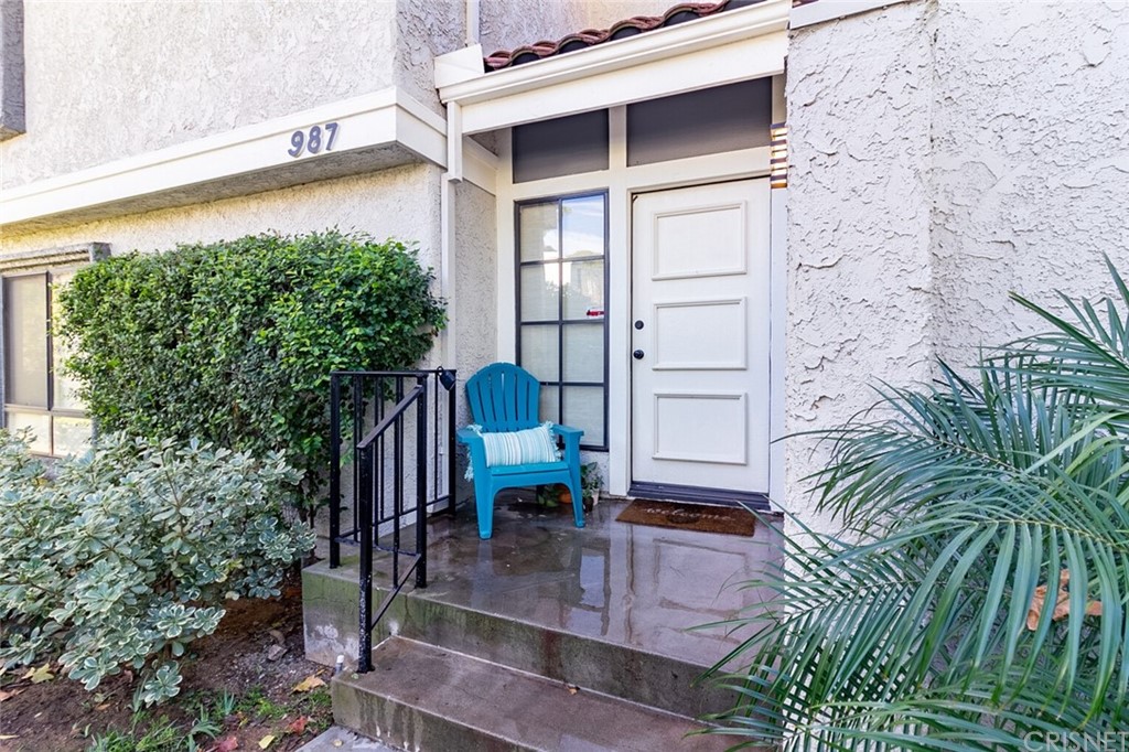 987 Thistlegate Road Oak Park, CA 91377 - Photo 1 of 1 Gallery Image 1
