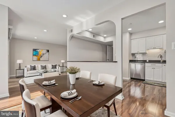 $239,900 | 6942 Hanover Parkway, Unit 200, Greenbelt, MD 20770