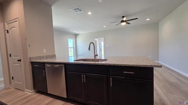 $2,000 | 25662 Tarver Street, Denham Springs, LA 70726